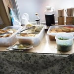 彦江製麺所 - 薬味＆天ぷら他　ここで好みのうどんを作ります