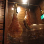 ラ・ブーシェリー・デュ・ブッパ - ジビエ気分を盛り上げるディスプレイ