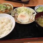 焼鳥日高　 - 2016.08　煮込み定食　目玉焼き付き