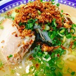 くろいわラーメン - ただ器がデカい！福岡のラーメンの大盛り以上の大きさがデフォって薩摩隼人大き目なかた多いんだろうなｗ