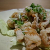 鶏皮揚げ　★