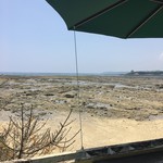 浜辺の茶屋 - 屋上から見た、海^ ^