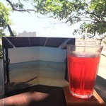 浜辺の茶屋 - 満ち潮のときは、こんな感じ！？