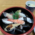 Douraku Sushi - 上盛り合わせ寿しC　760円