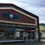 パンテス - 店頭に広い駐車場あり