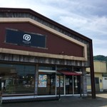 パンテス - 店頭に広い駐車場あり