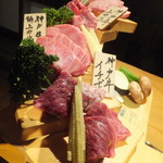 焼肉 にくなべ屋 神戸びいどろ - 特選神戸牛セット