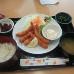 レストラン咲咲 - 料理写真:エビフライ定食￥800