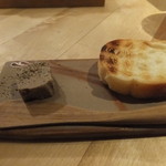かしわ屋 こばやし - 自家製レバーペーストとトースト