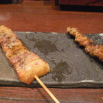 串皇 - バラ燻製　鶏皮