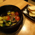 Emmankoshitsudainingumaruen - 牛タンと夏野菜のアヒージョ