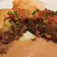 旬菜ステーキ処 らいむらいと - ・「らいむらいと風チーズハンバーグ(¥1380)」の断面アップ。