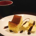 ラ フェーデ - しっとりチーズケーキ バニラアイス添え