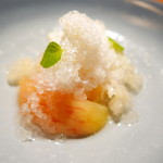 TACUBO - もものコンポートとももジェラートとミントのかき氷