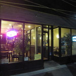 Hai Yen Restaurant - ガラス張りで入りやすい店内