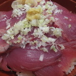太助寿司 - 勝浦直送カツオ丼