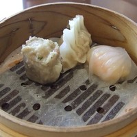 中国料理 彩湖 - 海老蒸し餃子、ほか