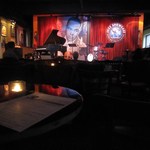 Jazz Showcase - 内観写真:ステージは広めだ（July 2015)