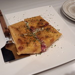 鉄板焼 曉 - 焼きチーズポテトサラダ