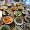 San Soo Gab San - 料理写真:テーブルいっぱいの前菜は、楽しみの一つ