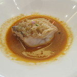 ビストロ ダイア - ［ランチ］山口県萩産甘鯛の鱗焼き
      甘海老と香味野菜のビスクソース