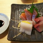 Sushi Izakaya Yataizushi - 三点盛り(699円)
