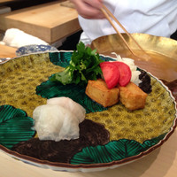 お料理 佐藤 - 夏ふぐを目の前でしゃぶしゃぶしてくれる演出。