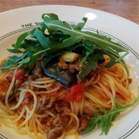 THE THEATRE TABLE - パスタランチＢの仔羊肩挽肉のトマトラグーとナスのスパゲッティ
