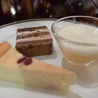 ステーキ＆ワイン オクソン - ケーキ３種