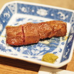 柳家 - 蝦夷鹿のロースの串焼き、大分の柚子胡椒を添えて