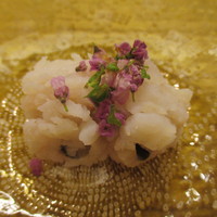 赤坂 菊乃井 - 鱧落とし　梅肉醤油　花穂紫蘇
                