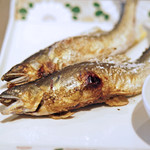 柳家 - 友釣りで獲った長良川の天然鮎の串焼き