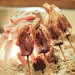 柳家 - 蝦夷鹿のロースの串焼き