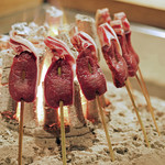 柳家 - 蝦夷鹿のロースの串焼き