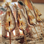 柳家 - 鮎の開き干しの串焼き
