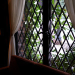 神戸にしむら珈琲店 - 窓からは自然光があふれています。