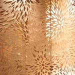 銀座　ふく太郎 - 入口正面には、「ふぐの刺身菊盛り」をあしらった手漉き和紙のディスプレイ