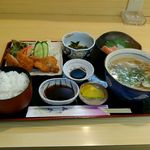 よし川 - お昼の日替り定食 850円