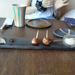 ルナパルパドス 今田 - ◆完熟トマトのソルベテ
                                ◆淡路島福良港直送鮑網焼きのピンチョ キモとヒモのソース
                                ◆三田日向牧場のチーズと庭先で摘んだグミのジャムのシュー