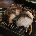 Sousaku Izakaya Tatsuki - 二種の漬け魚の炭焼き
      西京味噌の鰆と赤味噌の鯵