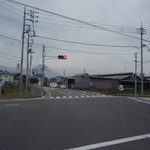 Sobadokoro Mikuni - 外観１。県道１５号線「鬼ヶ橋」から伊香保街道を伊香保方面に行き５００ｍ先の無名・信号に看板あり。