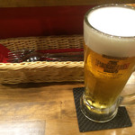 Hiyokko - 生ビールとカトラリー。