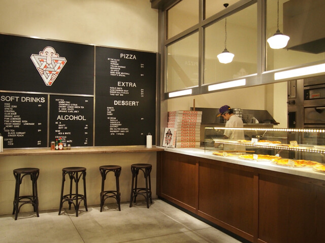 the photo of interior pizza slice 2 tabelog