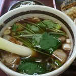 長寿庵 - 甘辛いタレには具もタップリ