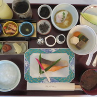 ホテルニューオータニ 東京 - 和朝食、蓋を取り装い
