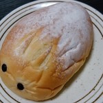 パテスリーアンドベーカリープチラパン - うさぎのクリームパン(123円)