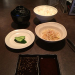 Yakinikuya Sumibi - ご飯、味噌汁、もやしナムル、漬物