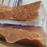 SONKA - バゲットサンド 生ハムとクリームチーズ