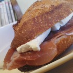 SONKA - バゲットサンド 生ハムとクリームチーズ