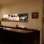 えさき - 店内：カウンタから見る厨房